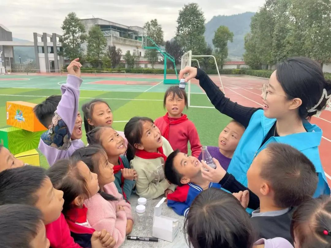 山区支教公益活动